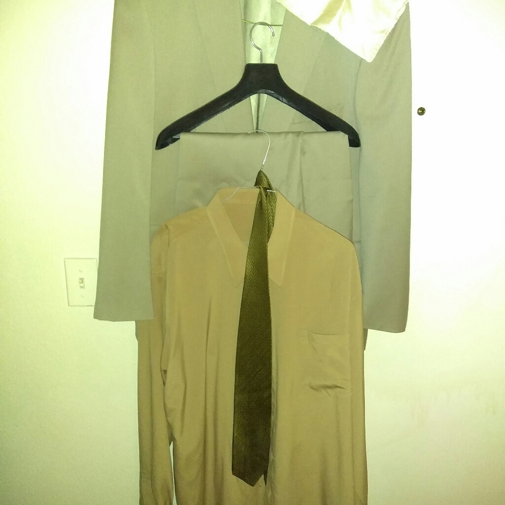 Men's Pronto-Umo custom tailored suit